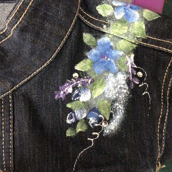 Hand-painted Blue & White Floral Dark Denim Jean Jacket Rivets & Bows - Size L - Picture 4 of 5